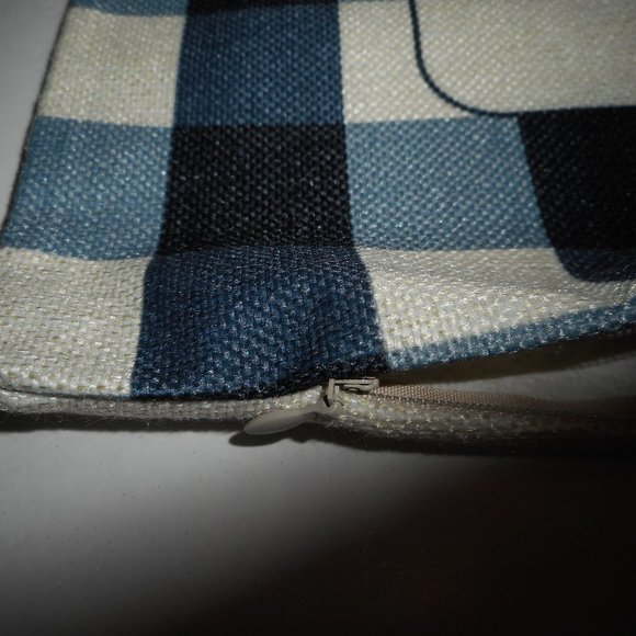 2 x 12 New FARM FRESH Truck Christmas Trees Pillow Cover - Picture 6 of 9